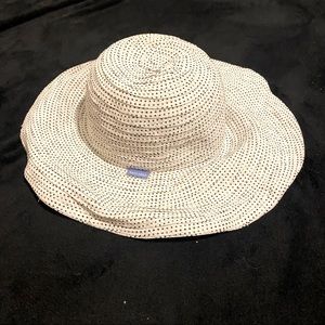 Wallaroo Scrunchie Wide Brim Hat